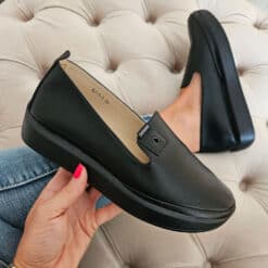 A2111 fekete bőr slipon