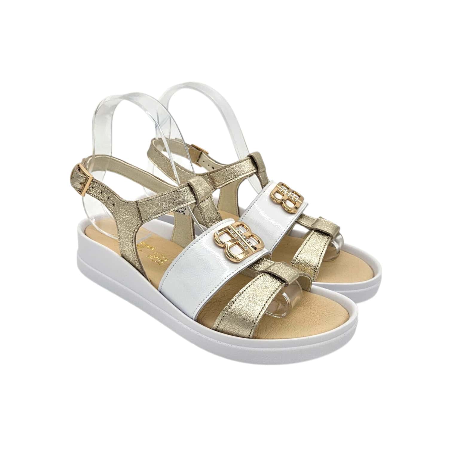 Betty Szandál 25-04-21/ 714 B fehér-arany