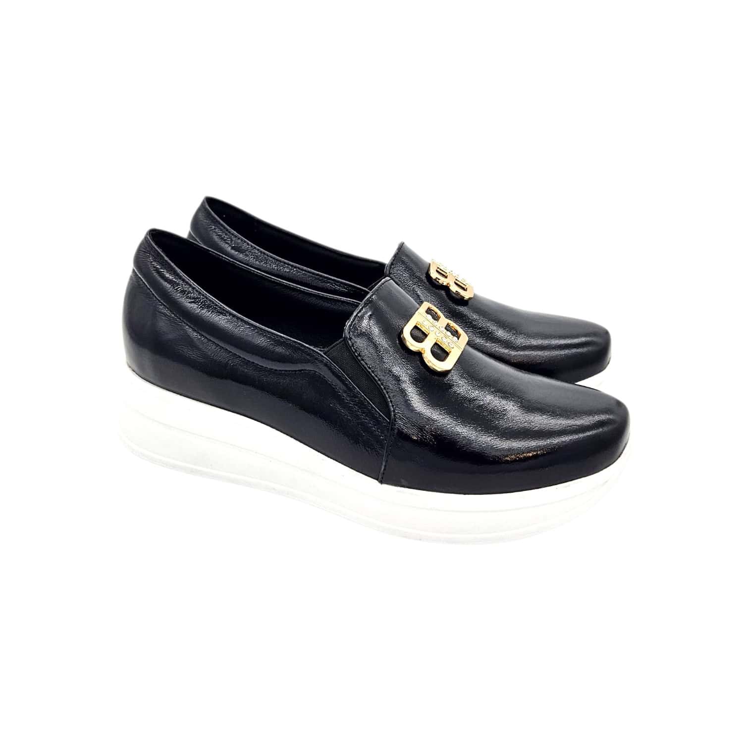 Betty Slipon A. 8-07-17/0691 B fényes fekete